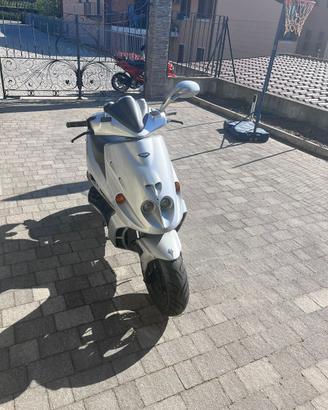 Pezzi malaguti F12