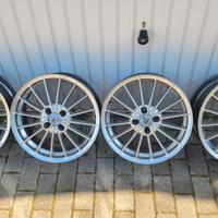 4 cerchi Toora t240 17x7j et40 4x100 