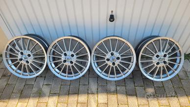 4 cerchi Toora t240 17x7j et40 4x100 