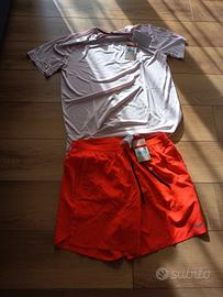maglietta e pantaloncini corsa Nike