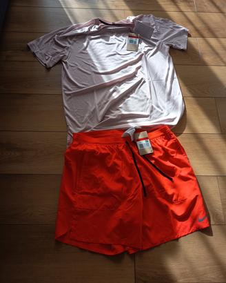 maglietta e pantaloncini corsa Nike