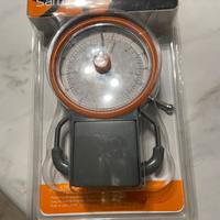 Bilancia pesa valigia