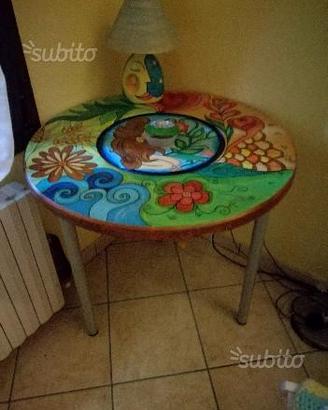 Tavolo decorato fantasia