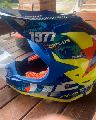 Casco per moto con occhiali