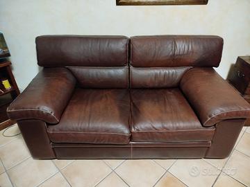 divano 2 posti in cuoio