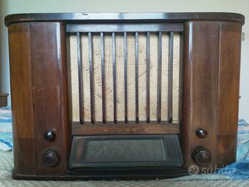 Radio Phonola vintage.