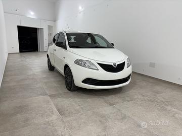 Lancia y