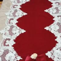 Runner in velluto e pizzo rebrodé 