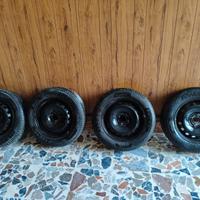 Cerchi da 15" con gomme invernali Kleber 185/65/15