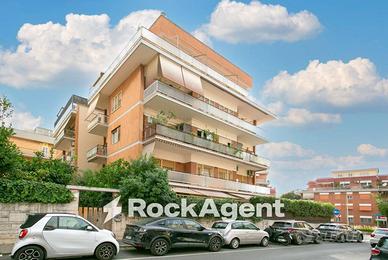 Attico / Mansarda di 130 m² con 4 locali e box aut