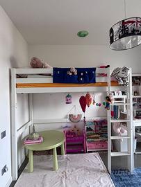 Letto a soppalco con materasso. 210x100 cm.
