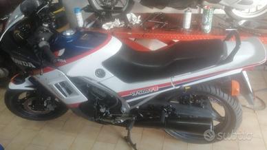 Honda VF 500 - 1985