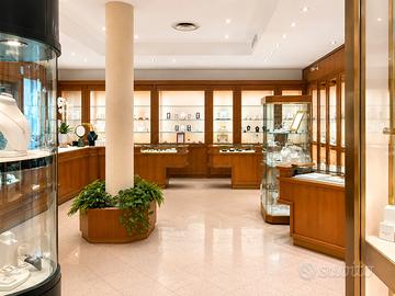 Locale commerciale su due livelli