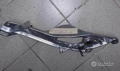 Supporto pedana passeggero dx yamaha tdm 900 '06