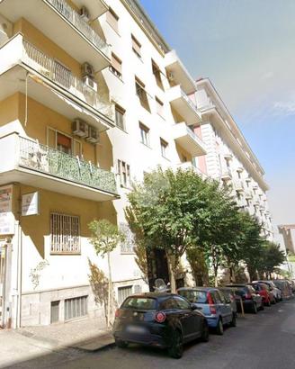5 LOCALI A NAPOLI