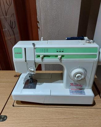 Macchina per cucire Singer Nuova Facility 9802C