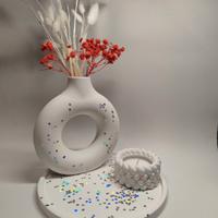 Set decorativo elegante bianco con vassoio, va