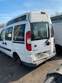 portellone vetrato fiat doblo 2012