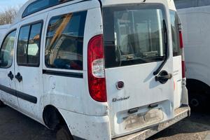 portellone vetrato fiat doblo 2012