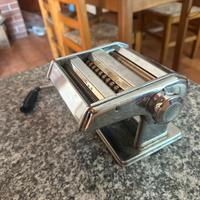 Macchina per stendere  la  pasta