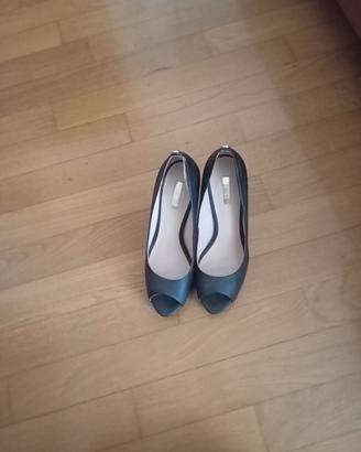 scarpe Guess nere con tacco 