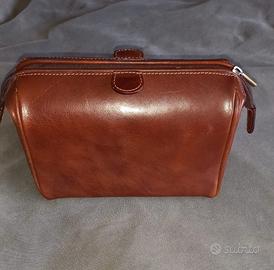 Beauty case in pelle