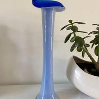 Vaso in vetro artistico a forma di fiore blu