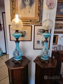 Coppia di grandi Lampade Antiche in Opaline Celest