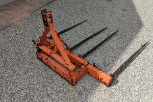 Forca per balloni da trattore