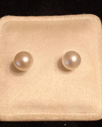 Orecchini in oro bianco 18k con Perle
