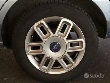 Cerchi in lega  + pneumatici Ford fusion