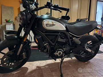 Ducati scrambler icon dark 800