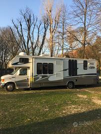 Camper americano mansardato