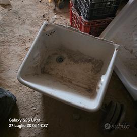 Lavandino da giardino in ceramica