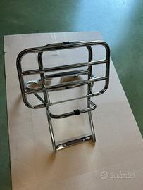 Portapacchi posteriore cromato con maniglione