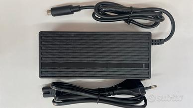 Caricabatterie monopattino elettrico / e-bike