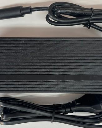 Caricabatterie monopattino elettrico / e-bike