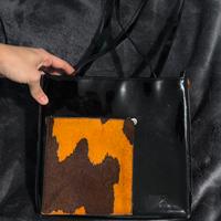 Borsa verniciata vintage nera con dettaglio