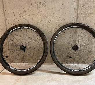 Coppia ruote MTB 27,5" / 650B MV-Tek + gomme XC