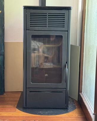 Stufa a pellet Edilkamin Nara Plus 9kw semi nuova