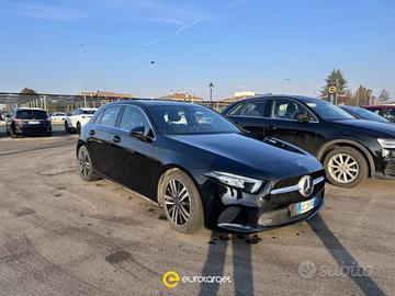 MERCEDES-BENZ A 180 d Automatic Business Extra