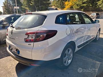 Auto RENAULT Mégane 1.5 dCi