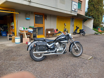 Vendo Suzuki intruder 250