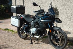 moto BMW GS 750 black