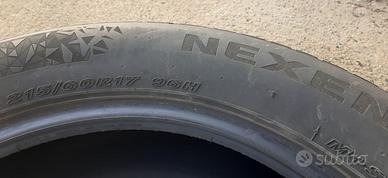 Gomme auto 215/60/r17