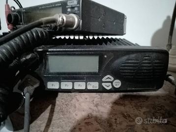 Radio ricetrasmittent VHF 136 174