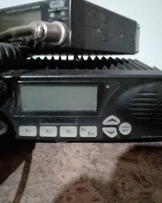 Radio ricetrasmittent VHF 136 174
