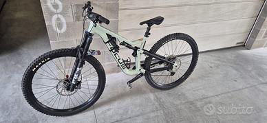 MTB  Focus Jam 6.9 –– Shimano XT/FOX