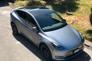 Tesla model Y PERFORMANCE 2023