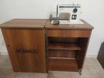 Macchina da cucire Necchi